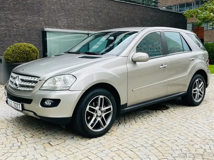 Mercedes-Benz M-Class 2006 photo 2