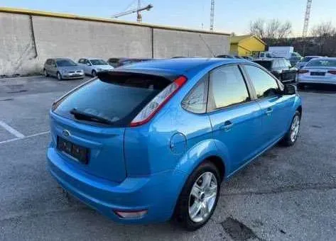Ford Focus 2010 photo 3