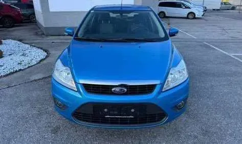 Ford Focus 2010 photo 2