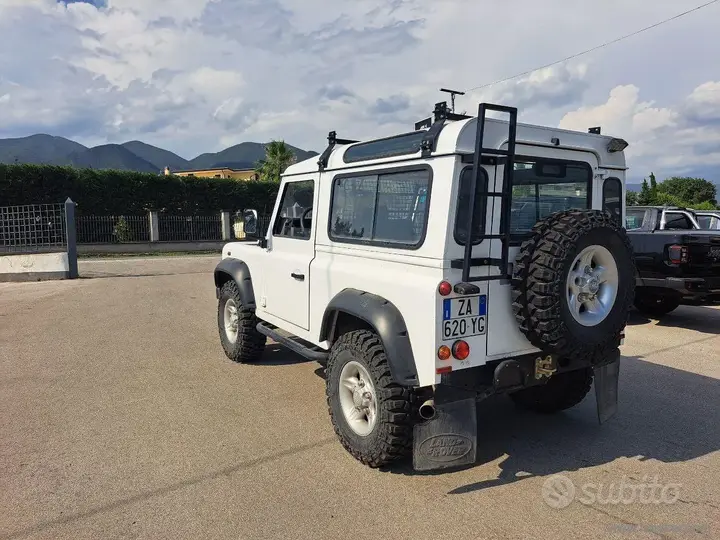 Land Rover Defender 2006 photo 5