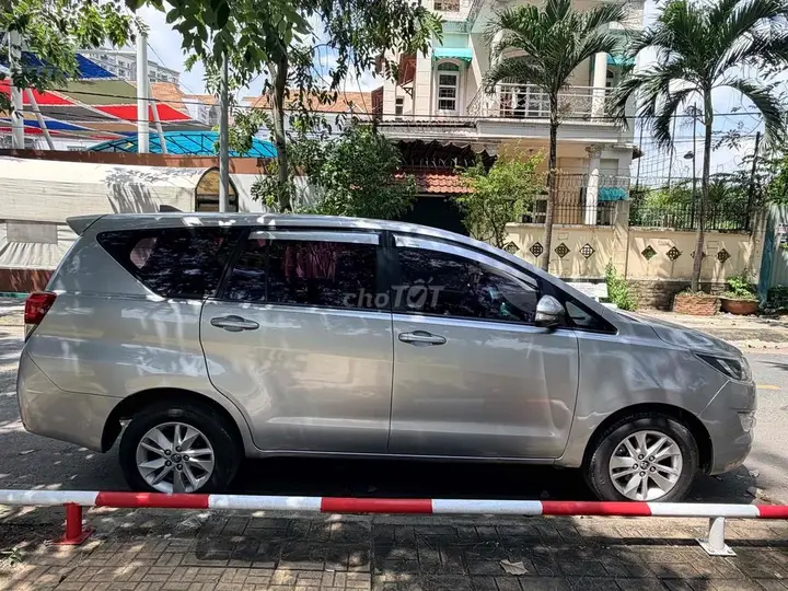 Toyota Innova 2017 photo 3