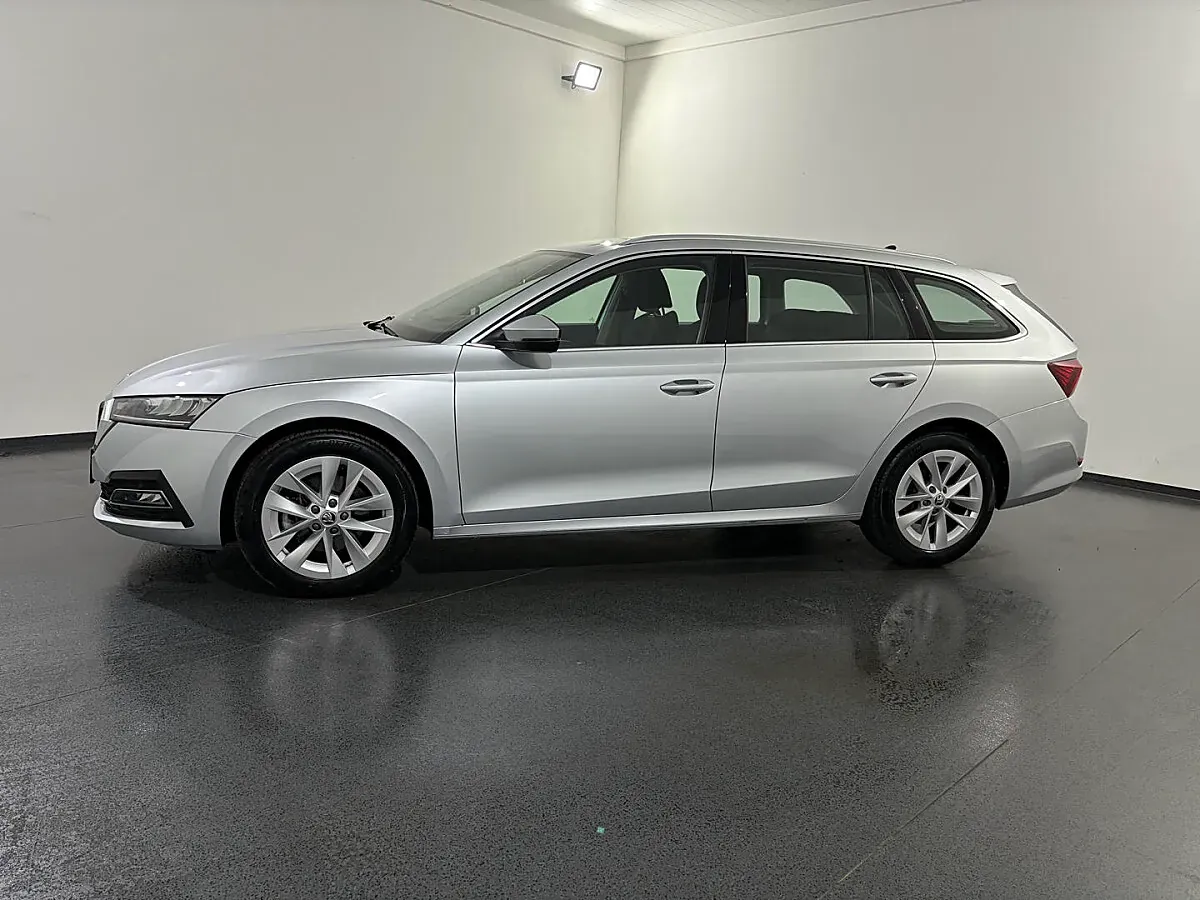 Skoda Octavia 2023 photo 3