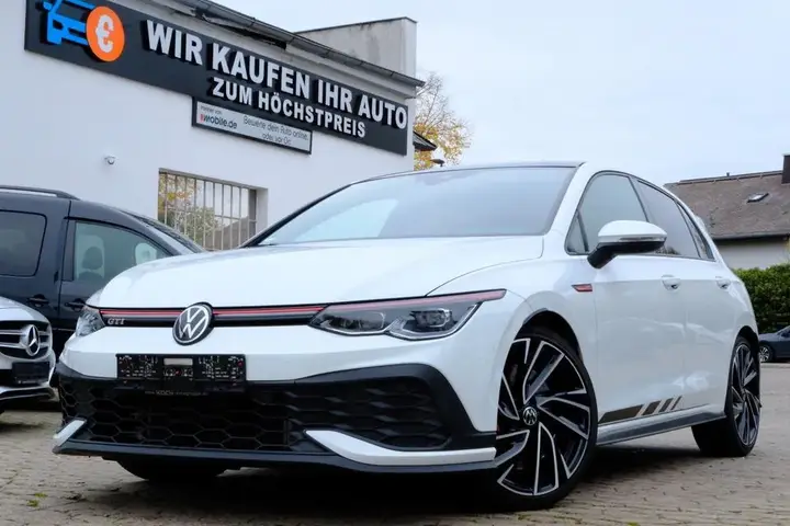 Volkswagen Golf Viii