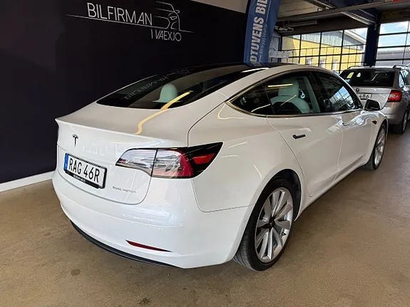 Tesla Model 3 2020 photo 4