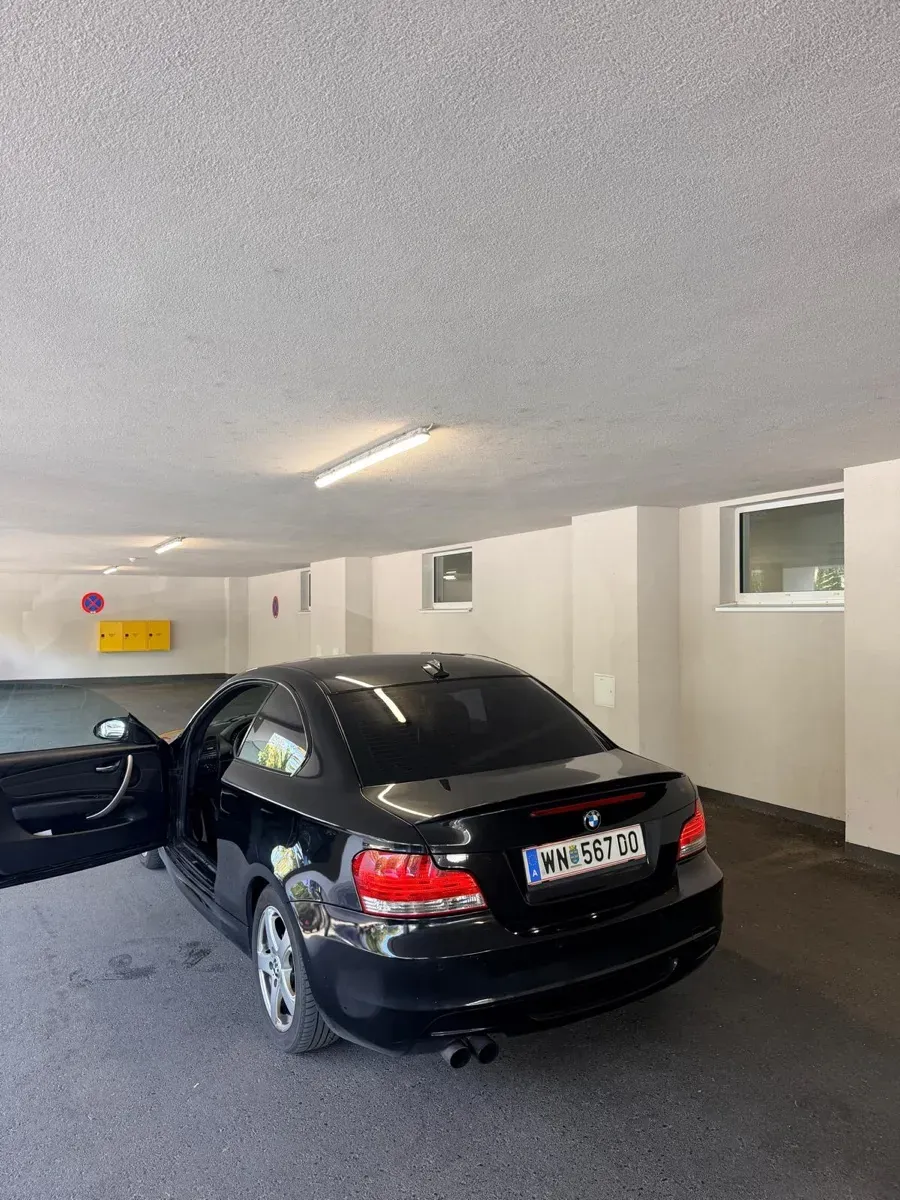 BMW 1 Series 2009 photo 2
