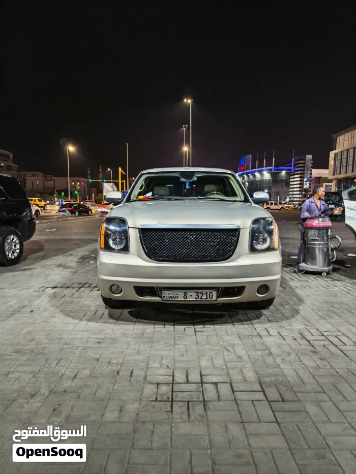 GMC Yukon 2007 photo 2