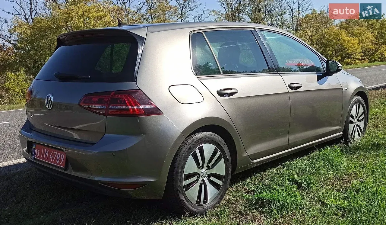 Volkswagen E-Golf 2015 photo 5