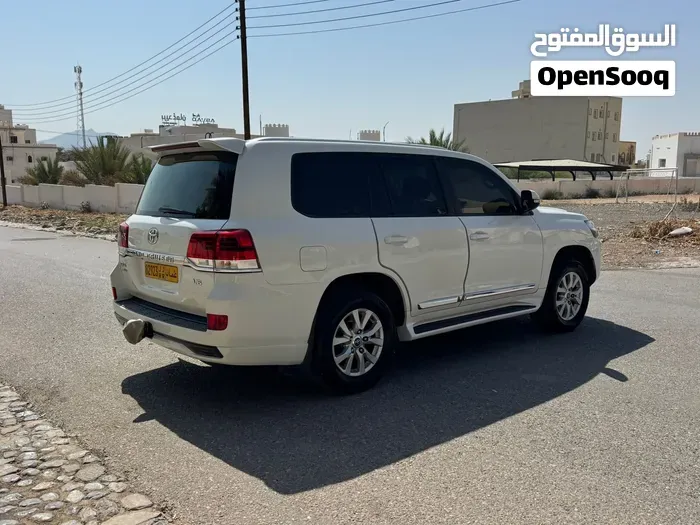 Toyota Land Cruiser 2017 photo 3