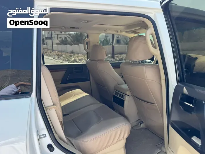 Toyota Land Cruiser 2017 photo 4