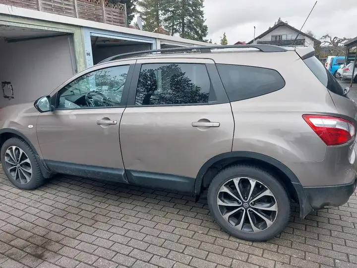 Nissan Qashqai+2