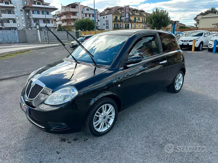 Lancia Ypsilon