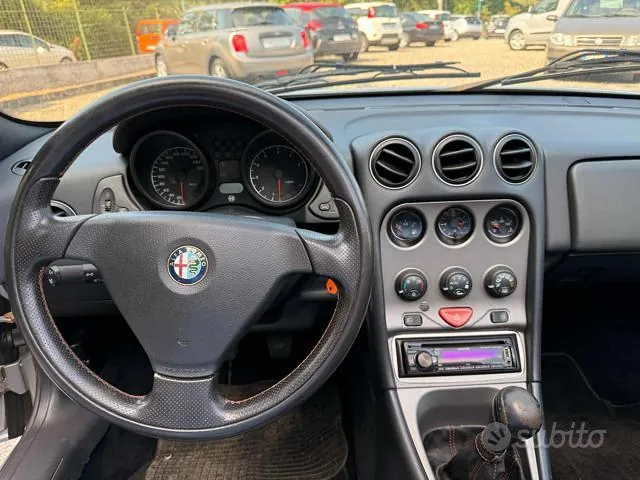 Alfa Romeo Spider 2003 photo 5
