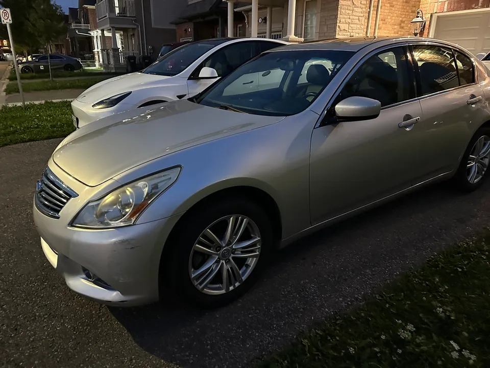 Infiniti G25X 2012 photo 2