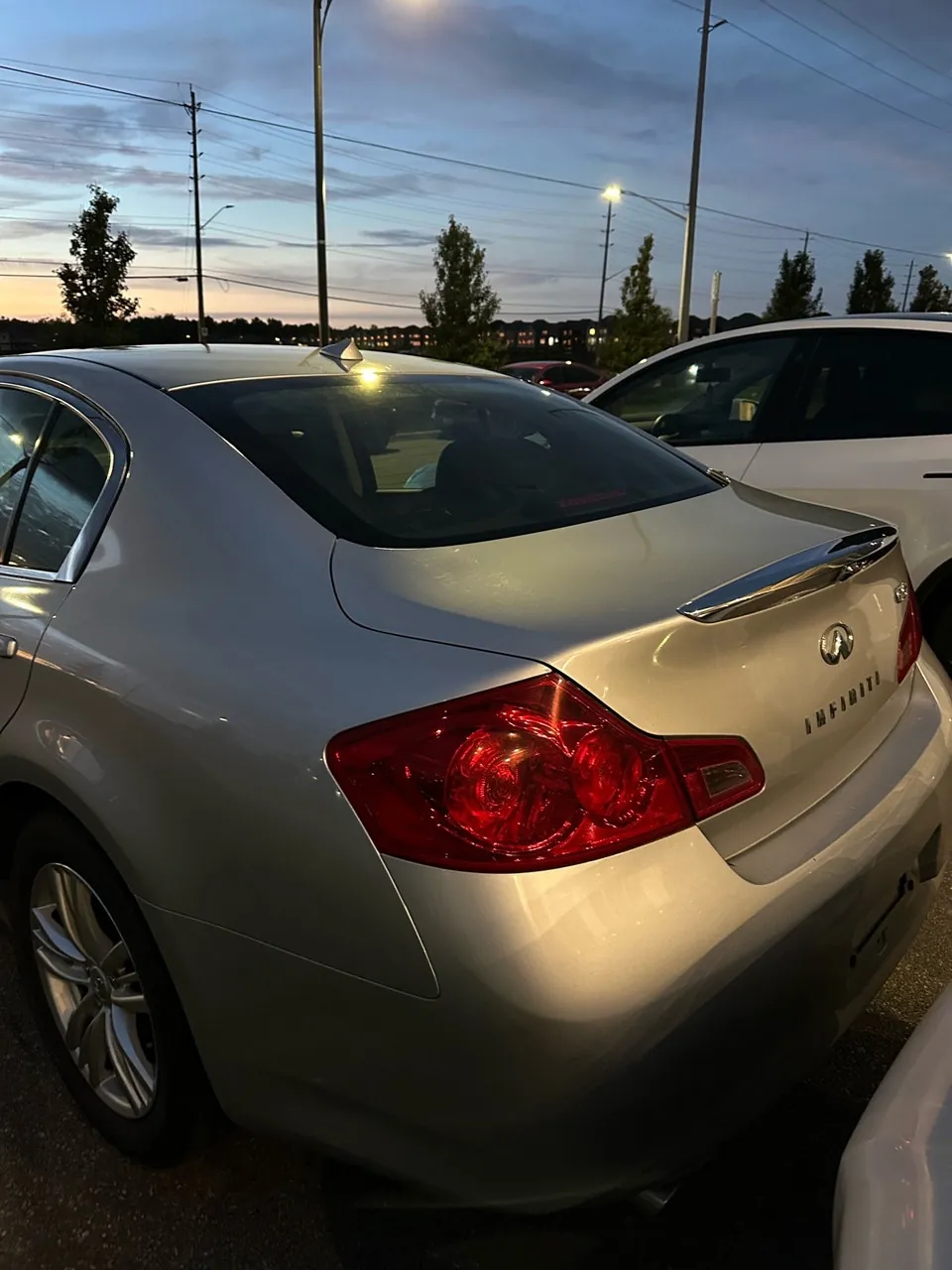 Infiniti G25X 2012 photo 3