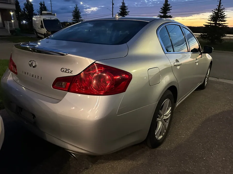 Infiniti G25X 2012 photo 4