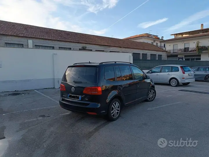 Volkswagen Touran 2011 photo 3