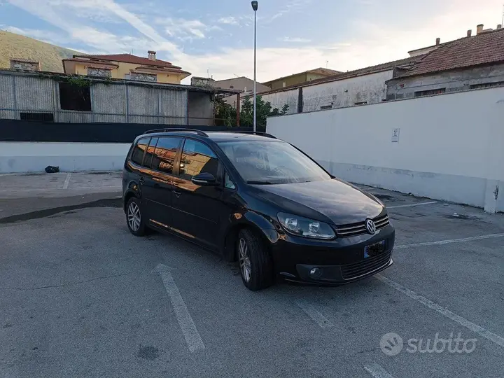 Volkswagen Touran 2011 photo 5