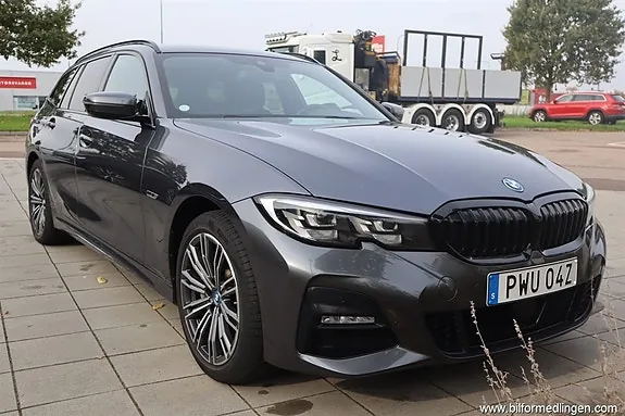 BMW 330E 2022 photo 4