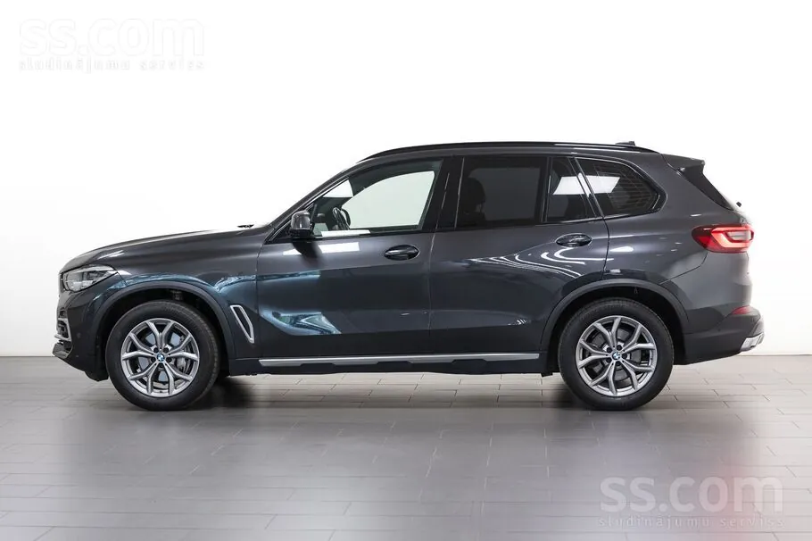 BMW X5 2023 photo 2