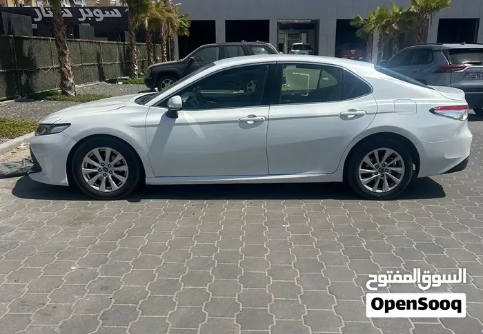 Toyota Camry 2019 photo 3