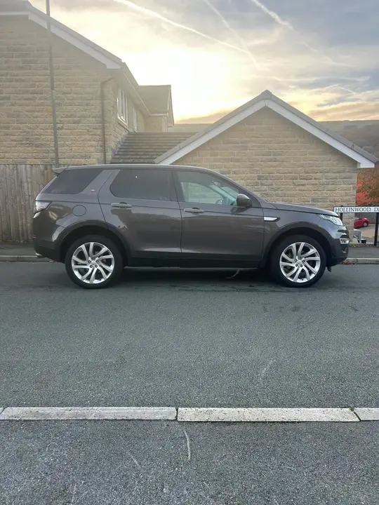 Land Rover Discovery Sport 2016 photo 2