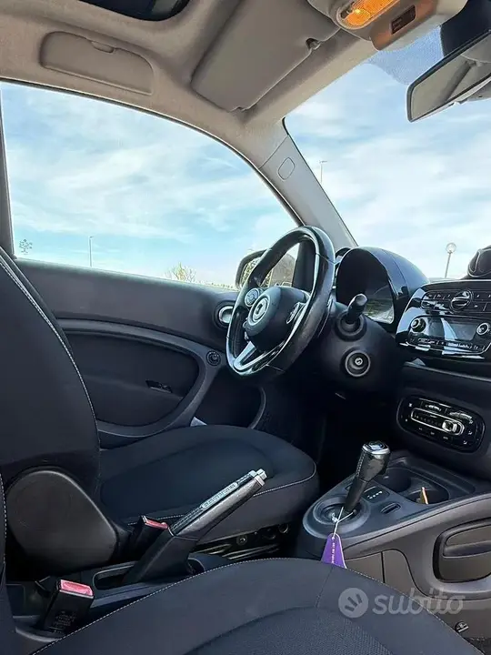 Smart Fortwo 2017 photo 2