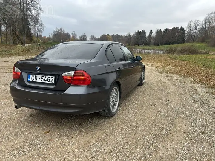 BMW 318 2007 photo 2