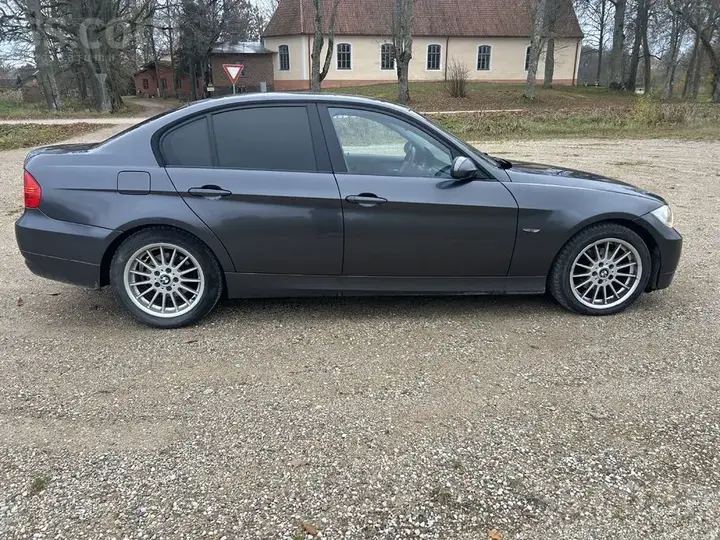 BMW 318 2007 photo 4