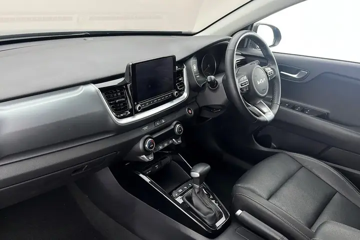 Kia Stonic 2023 photo 2