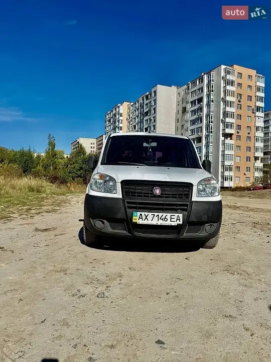 Fiat Doblo 2013 photo 2