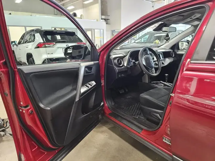 Toyota Rav4 2018 photo 4