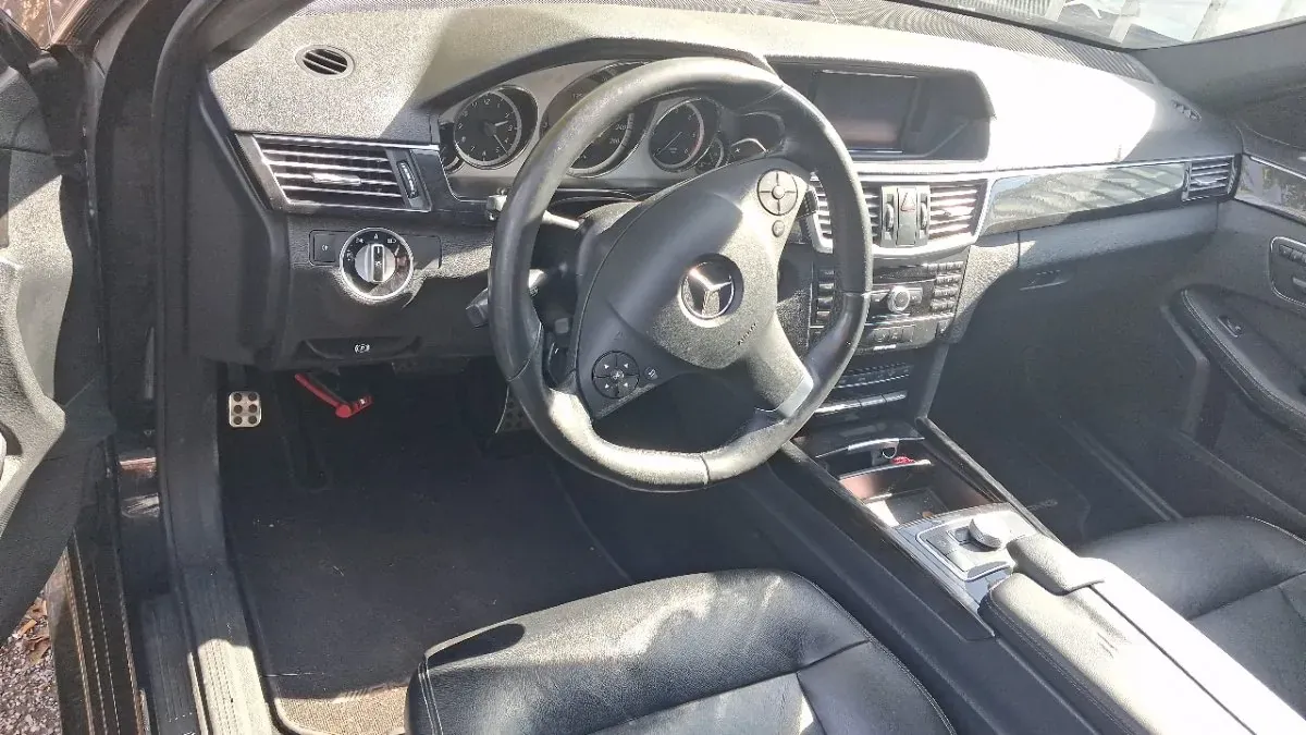 Mercedes-Benz E-Class 2011 photo 3