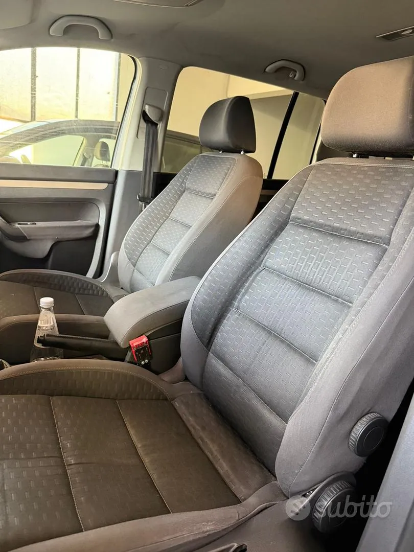 Volkswagen Touran 2009 photo 5