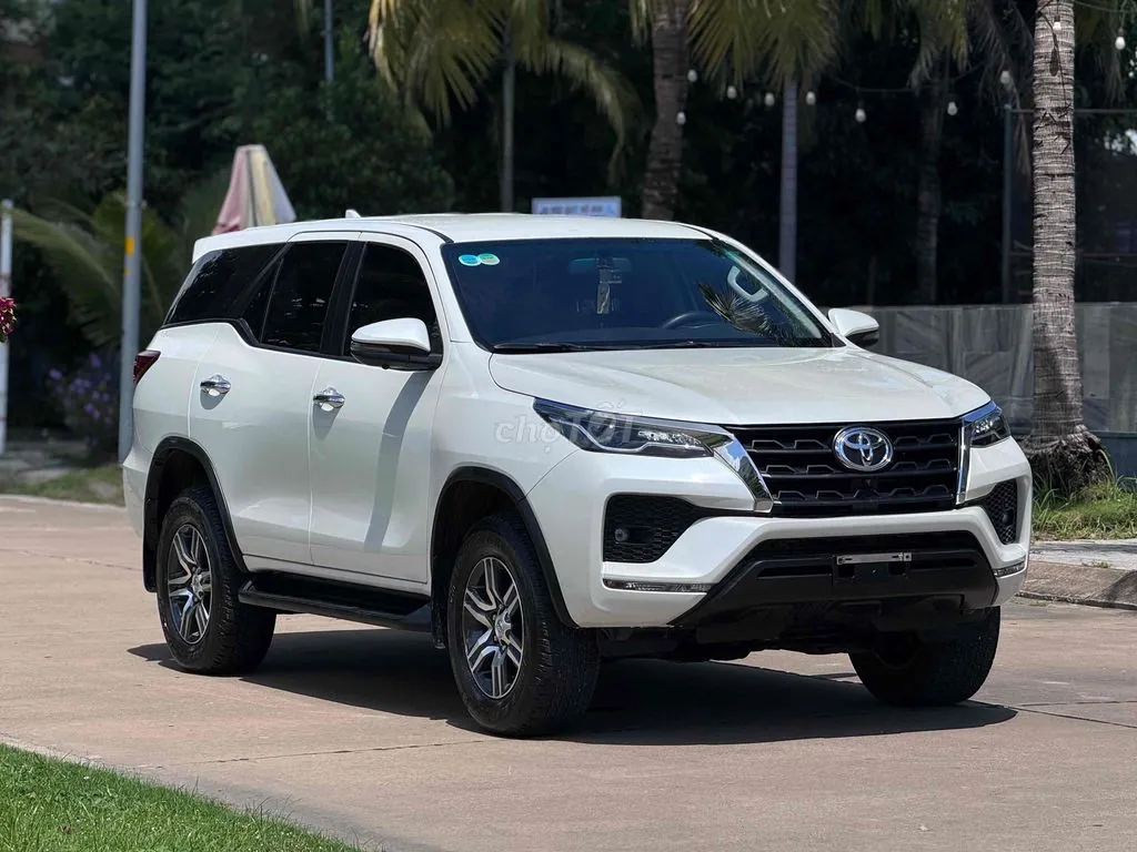 Toyota Fortuner 2025 photo 3