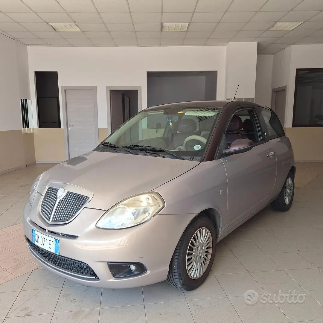 Lancia Ypsilon