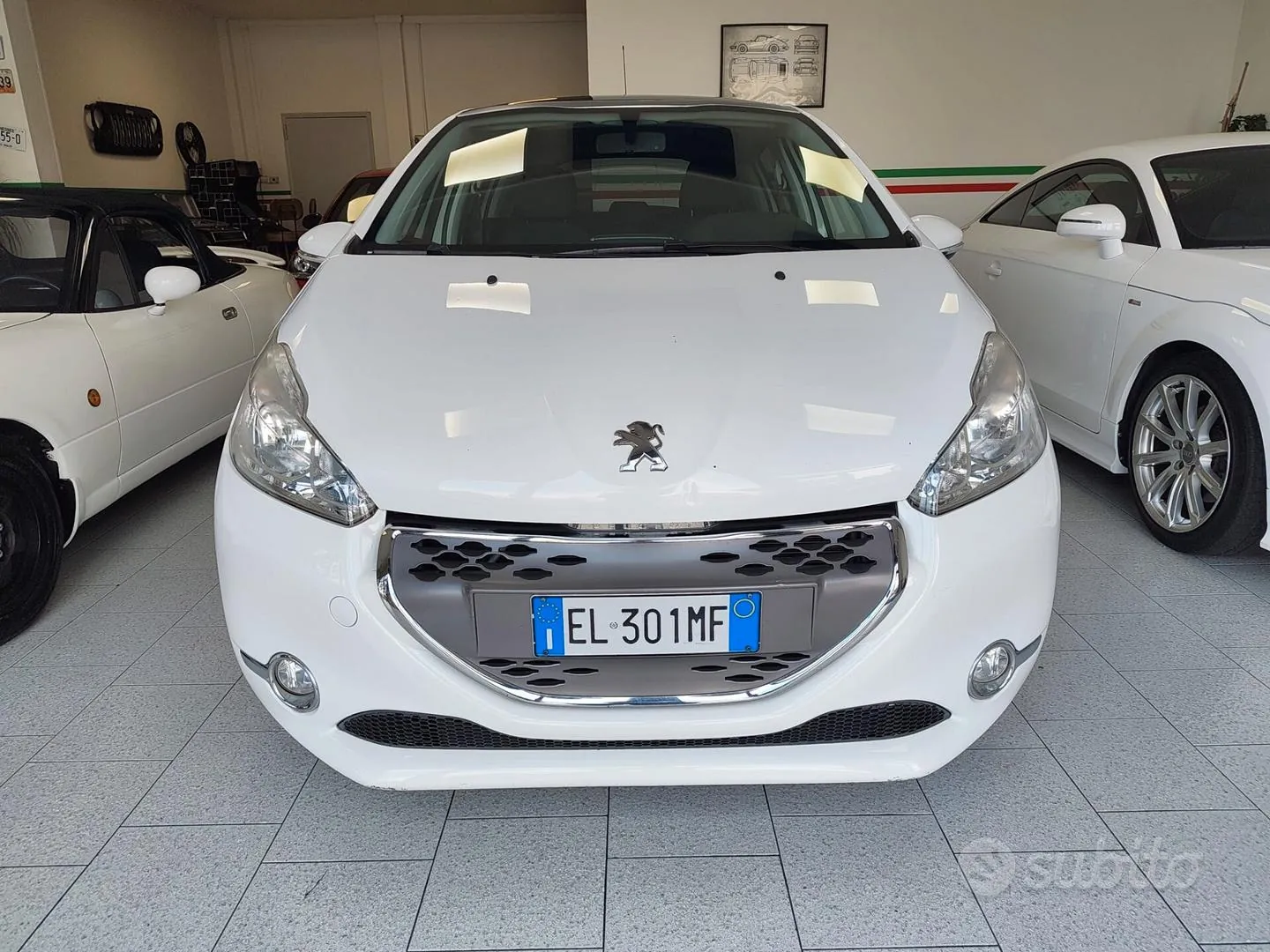 Peugeot 208 2012 photo 2