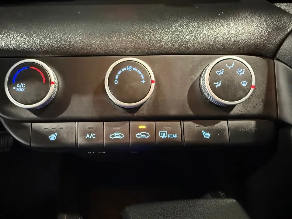 Hyundai Elantra 2024 photo 3
