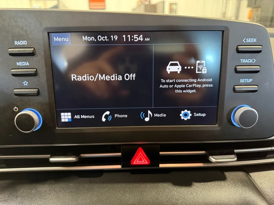 Hyundai Elantra 2024 photo 4