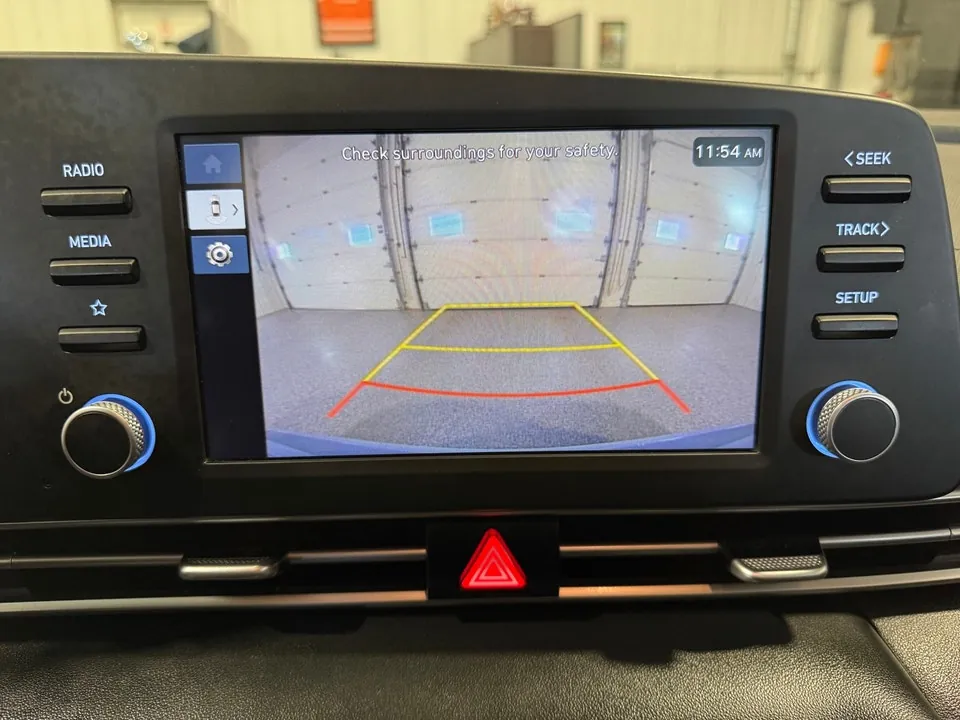Hyundai Elantra 2024 photo 2