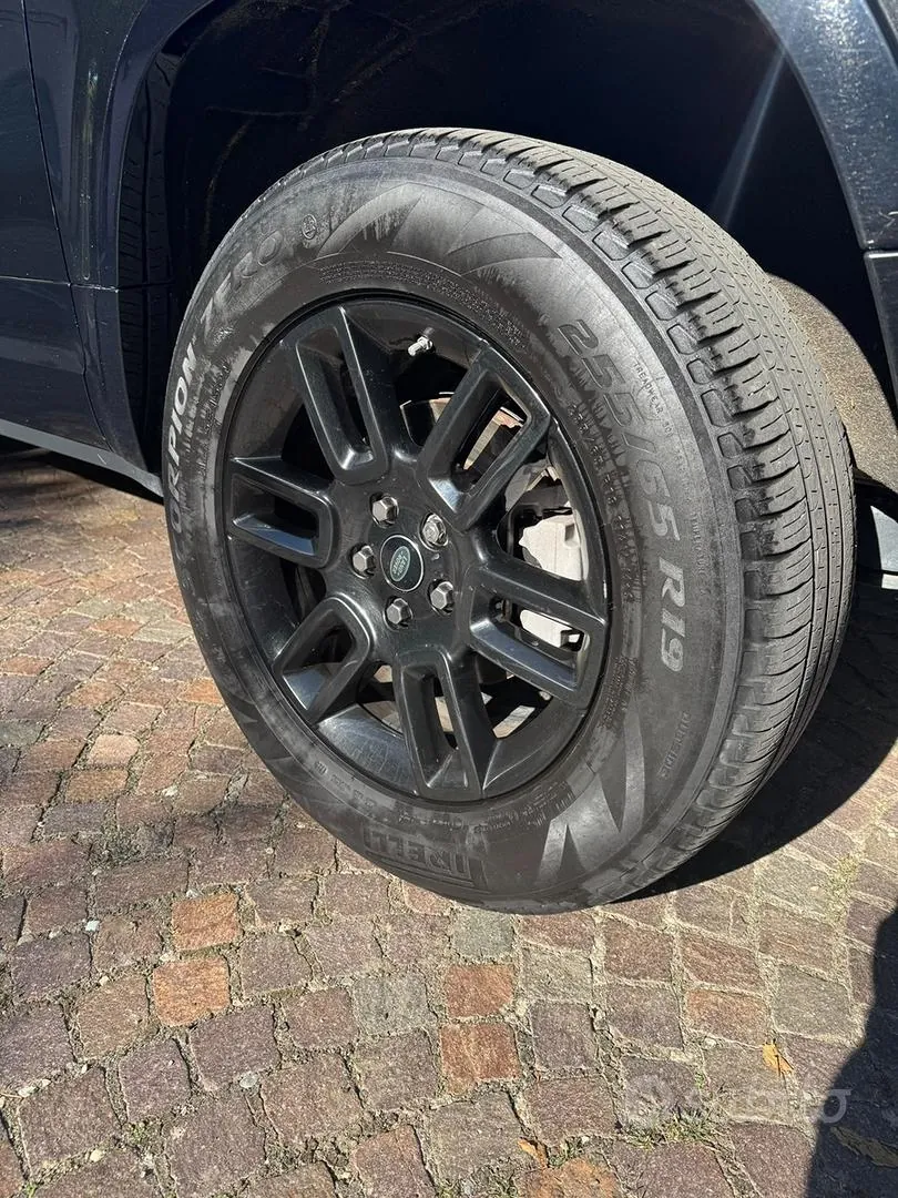 Land Rover Defender 2021 photo 5