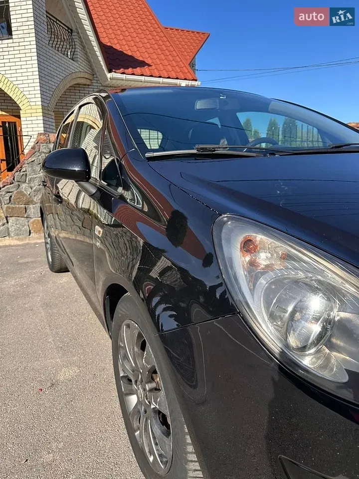 Opel Corsa 2010 photo 2
