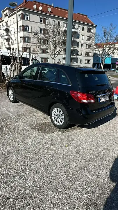 Mercedes-Benz B-Class 2016 photo 2