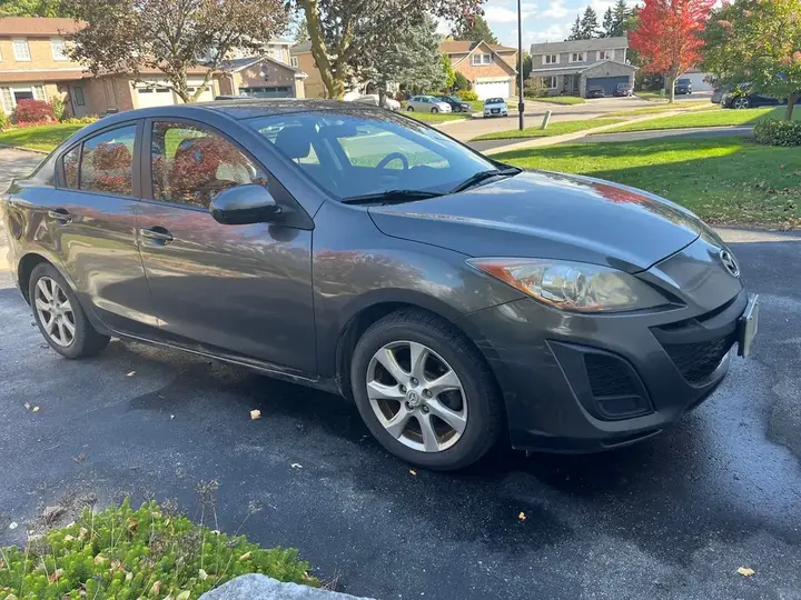 Mazda 3 2011 photo 2