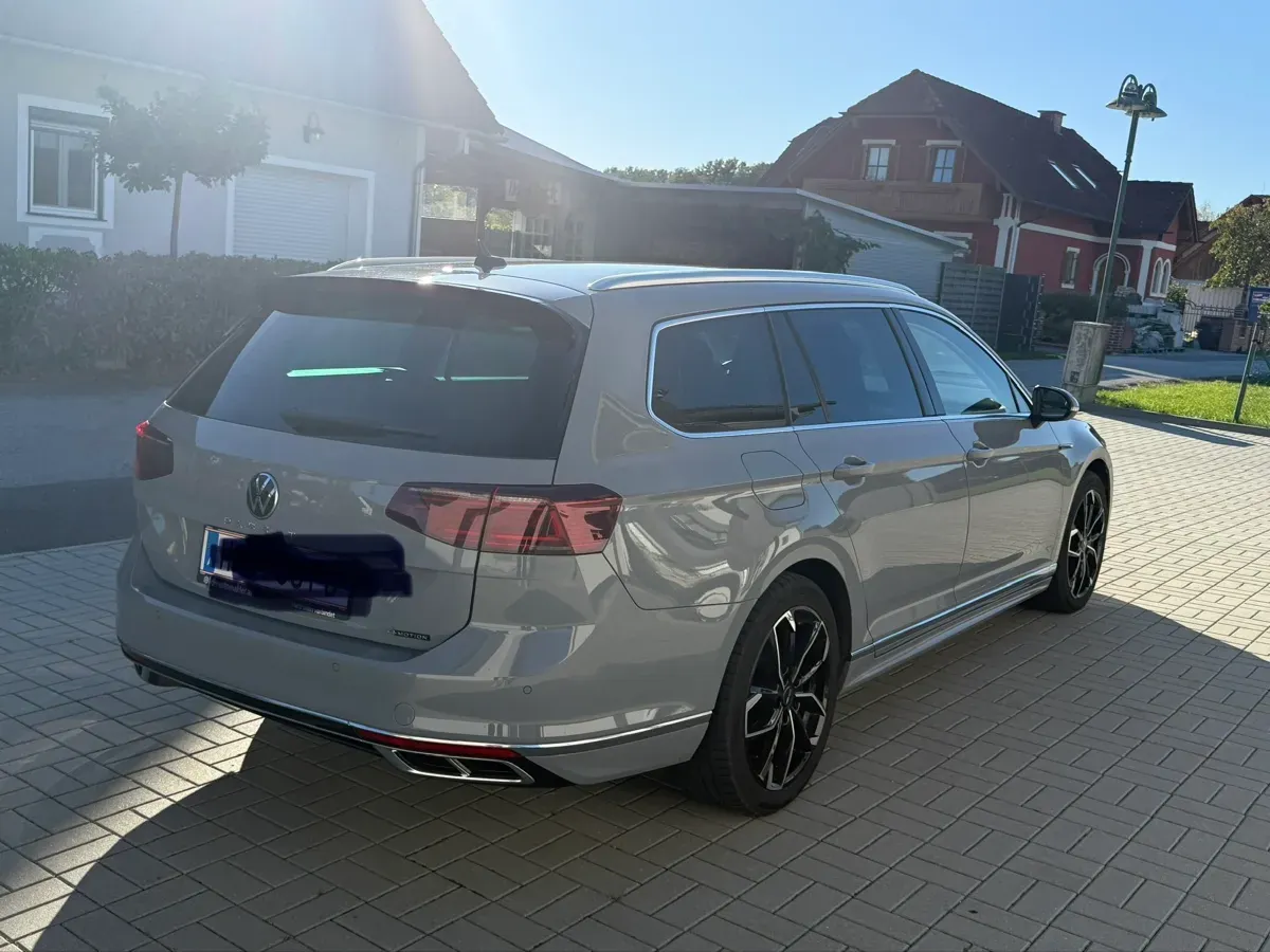 Volkswagen Passat 2022 photo 3