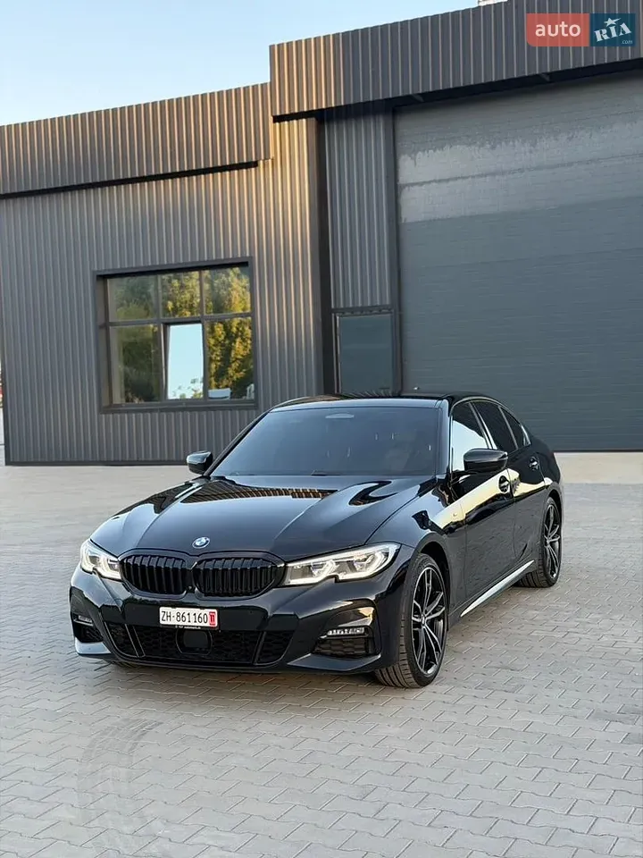 BMW 3 Series 2019 photo 2
