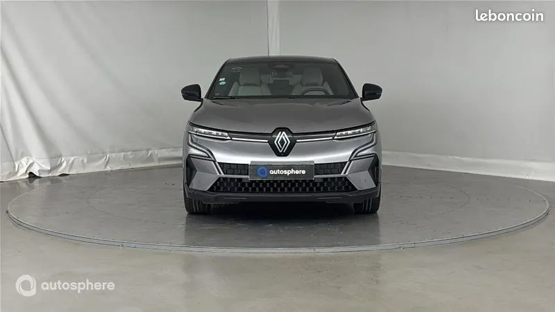 Renault Megane 2023 photo 2