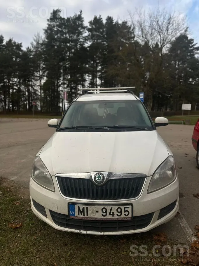 Skoda Roomster 2010 photo 2