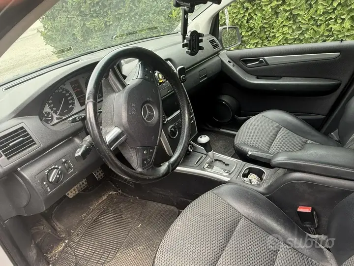 Mercedes-Benz B-Class 2010 photo 5