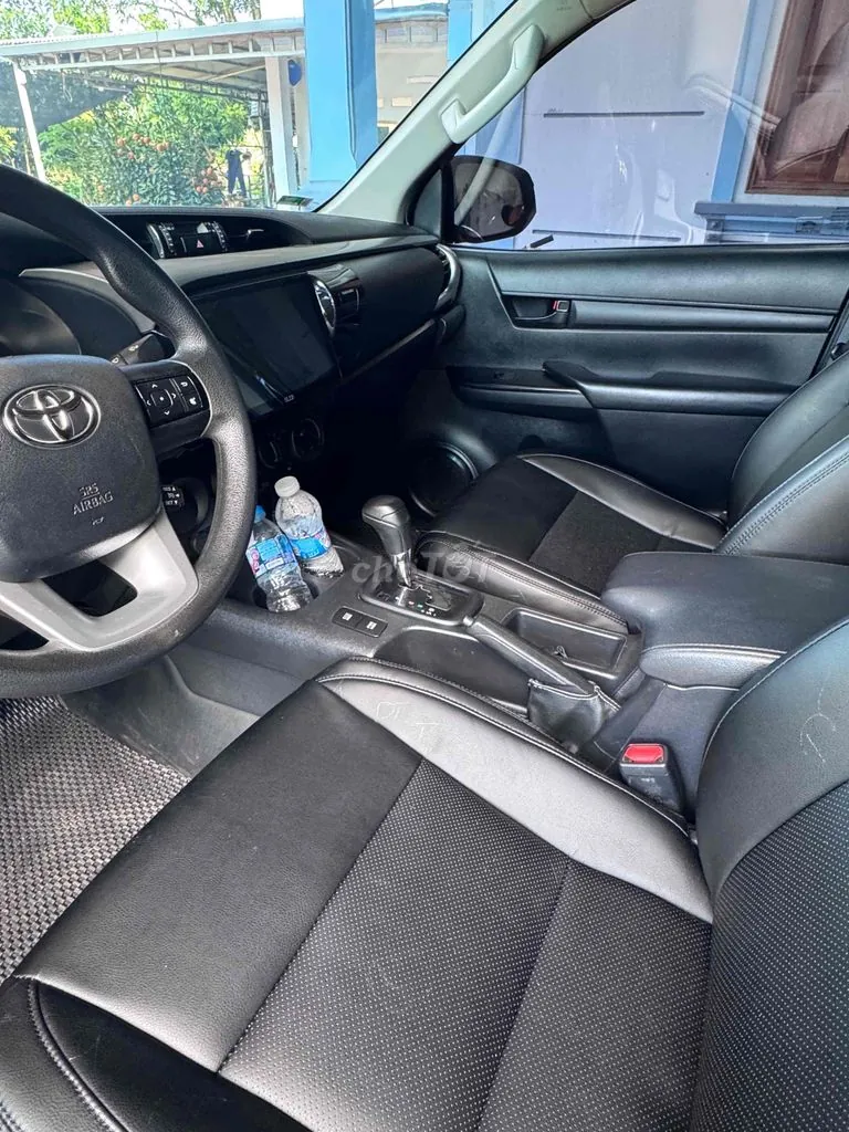 Toyota Hilux 2021 photo 2