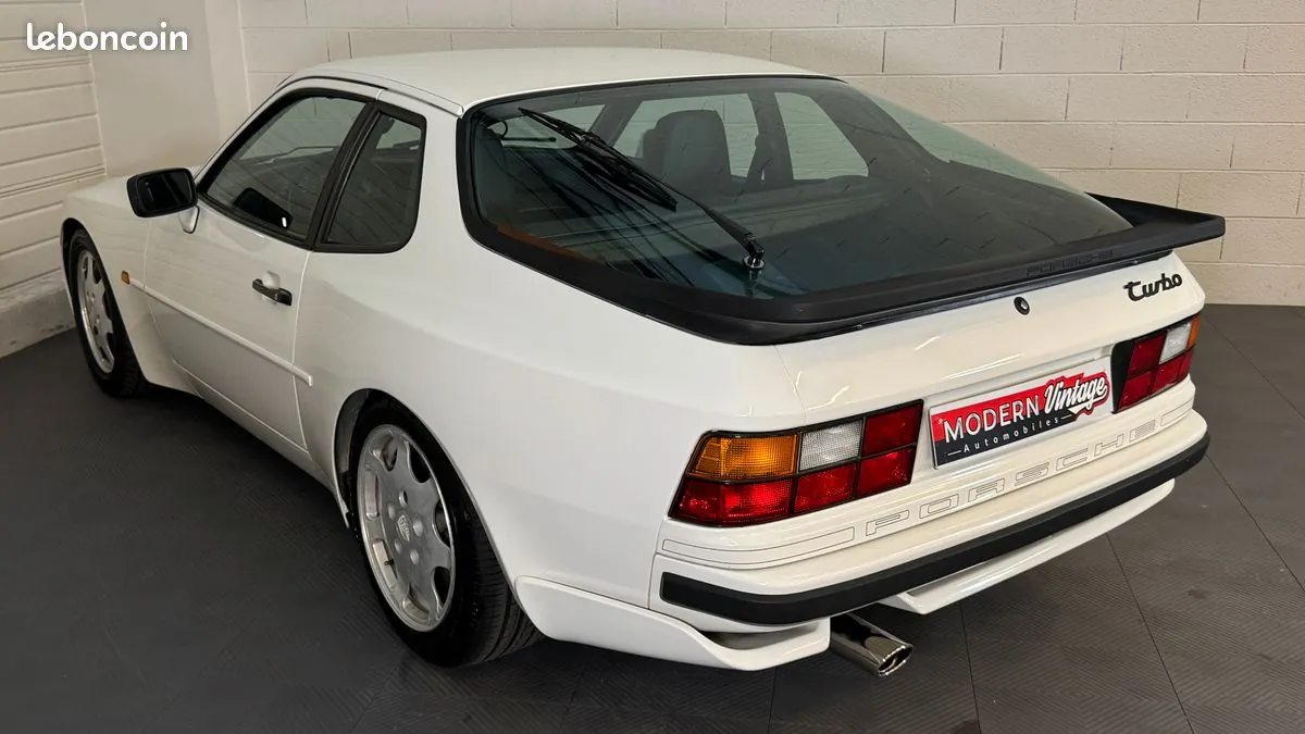Porsche 944 1988 photo 3